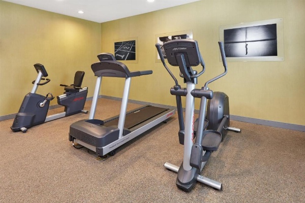 Holiday Inn Express Hotel & Suites Chicago-Libertyville image 13