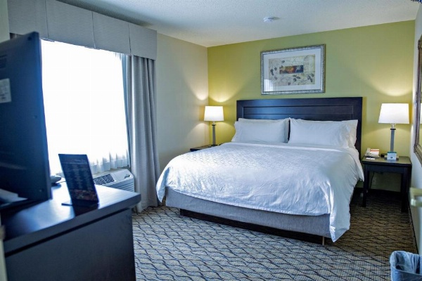 Holiday Inn Express Hotel & Suites Chicago-Libertyville image 14