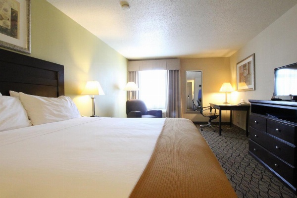 Holiday Inn Express Hotel & Suites Chicago-Libertyville image 5